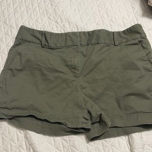 Loft Riviera shorts in olive green size 14